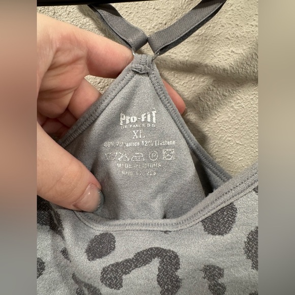 🔴Pro Fit Bra Leopard Print - Picture 2 of 3